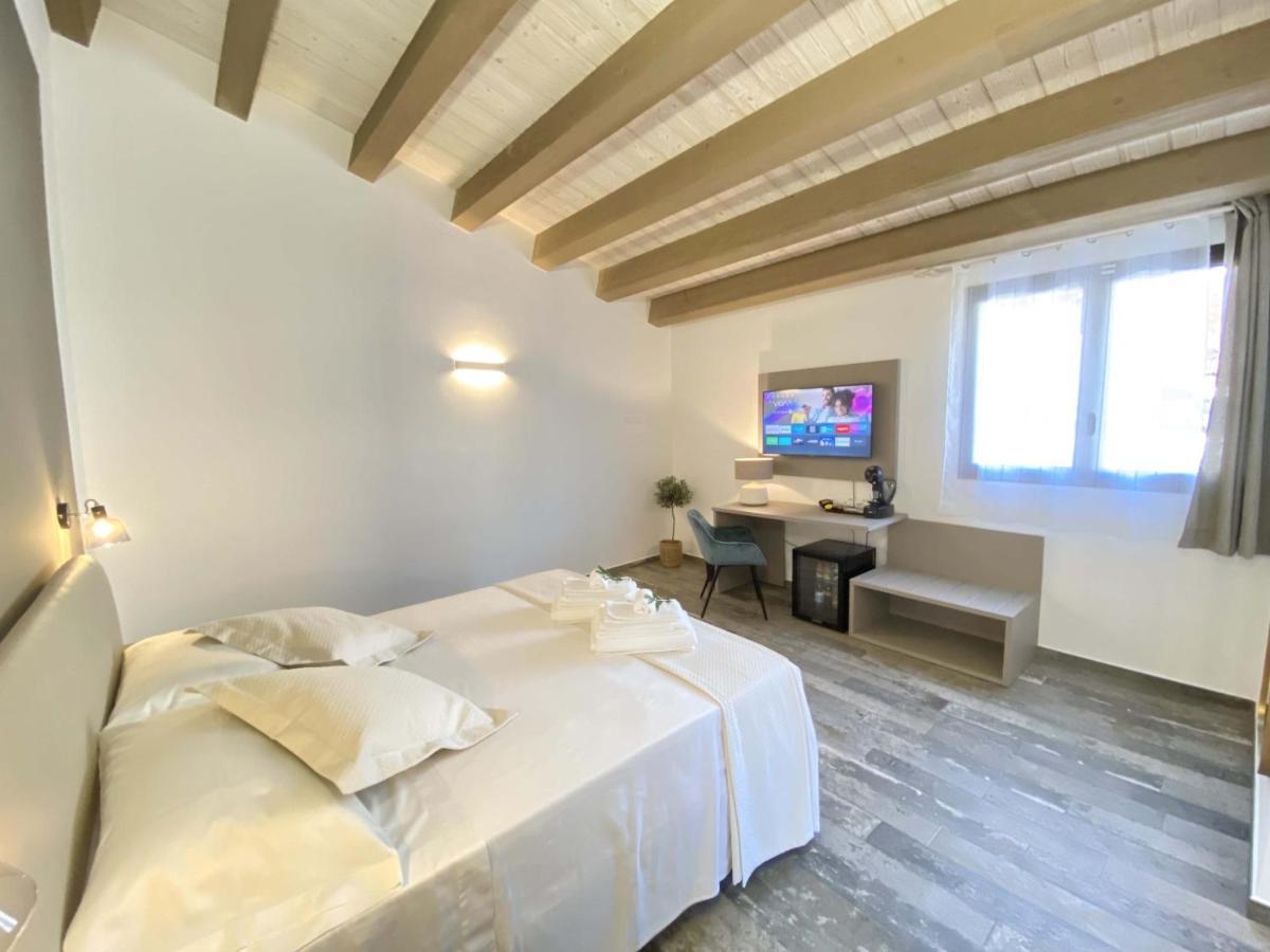 L'Ulivo Comfort Rooms 泰拉西尼 外观 照片